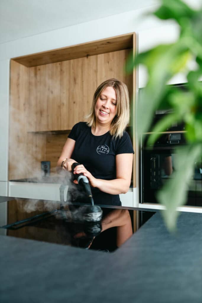 aio Ökolution Plus – Der Heißluftreiniger, der Putzen einfacher macht – Team Clean